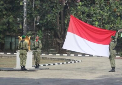 Peduli Kesehatan Warga, Koramil Banjar Bagikan Masker kepada Masyarakat dan Pengguna Jalan Peduli Kesehatan Warga, Koramil Banjar Bagikan Masker kepada Masyarakat dan Pengguna Jalan