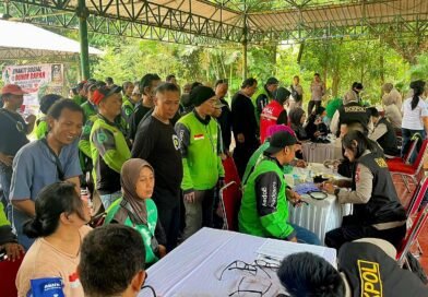 Ratusan Pengemudi Ojol Ikuti Bhakti Sosial Mabes Polri di Buperta Ragunan