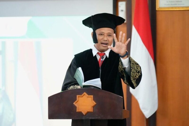 Foto Guru Besar Partai Politik dan Sistem Kepartaian UMY, Prof. Dr. phil. Ridho Al-Hamdi, M.A.,  