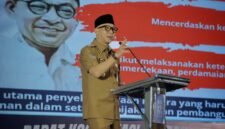 Rahmat Mirzani Djausal menyampaikan sambutan sekaligus arahan saat membuka Rapat Koordinasi Daerah (Rakorda)
