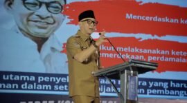 Rahmat Mirzani Djausal menyampaikan sambutan sekaligus arahan saat membuka Rapat Koordinasi Daerah (Rakorda)