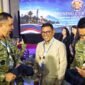 Andra Soni berbincang hangat dengan para delegasi militer saat menghadiri Opening Ceremony