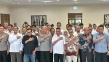 Kapolda Banten foto bersama peserta Uji Kompetensi Wartawan (UKW) PWI Banten Angkatan ke-28 di Aula Serba Guna Polda Banten, Serang