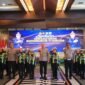 Kapolda Banten berdiri sejajar bersama anak-anak Polisi Cilik (Pocil) pada Syukuran Hari Lalu Lintas Bhayangkara ke-71 di Aula Gawe Kita Baluwarti, Serang  