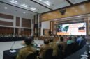 Bupati Bandung Dadang Supriatna memimpin rapat koordinasi yang turut membahas edukasi kesiapsiagaan bencana, termasuk mitigasi gempa bumi, di tengah antisipasi berbagai risiko selama musim kemarau.