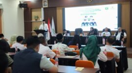 Wakil Gubernur Banten menyampaikan sambutan dalam sosialisasi pengelolaan Zakat, Infak, Sedekah, dan Dana Sosial Keagamaan Lainnya (ZIS-DSKL) BAZNAS Provinsi Banten Tahun 2026.