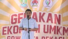 Wakil Wali Kota Bekasi Abdul Harris Bobihoe menyampaikan sambutan pada Gerakan Ekonomi UMKM GOW Kota Bekasi.