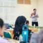Aryanto, Supply Chain Spesialist PT Bio Farma (Persero) saat memberikan materi dalam kegiatan Workshop Logistics and Supply Chain Management yang diselenggarakan oleh UMY dan NUS