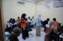 Foto kegiatan cek kesehatan gratis mahasiswa UMY yang digelar oleh Kampus Sehat UMY dan UPTD Puskesmas Kasihan I