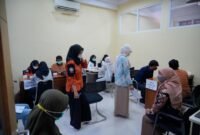 Foto kegiatan cek kesehatan gratis mahasiswa UMY yang digelar oleh Kampus Sehat UMY dan UPTD Puskesmas Kasihan I  