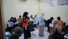 Foto kegiatan cek kesehatan gratis mahasiswa UMY yang digelar oleh Kampus Sehat UMY dan UPTD Puskesmas Kasihan I