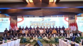 Foto bersama rombongan Komisi III DPR RI dan unsur penegak hukum di Banten usai pertemuan monitoring ekosistem penegakan hukum.