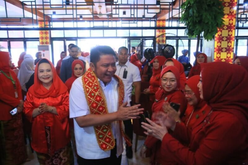 Herman Deru disambut hangat oleh jajaran pengurus Perkumpulan Wanita Palembang Sumatera Selatan