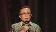 Kepala Dinas Kominfotik Provinsi Lampung Ganjar Jationo menyampaikan amanat tertulis Gubernur Lampung Rahmat Mirzani Djausal saat membuka Seminar Pekan Tuli Internasional 2026, Sabtu (26/9/2026).