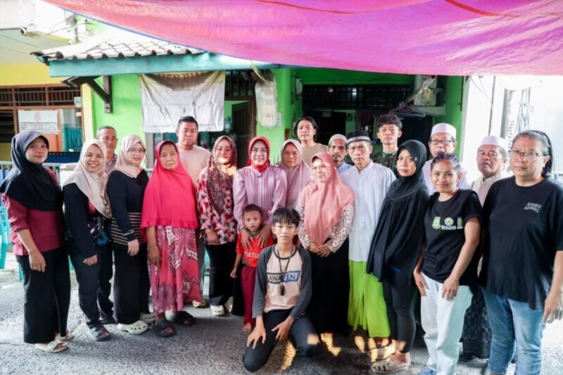Tinawati Andra Soni mengunjungi rumah duka almarhum Muhammad Arif Alfarizi di Babakan