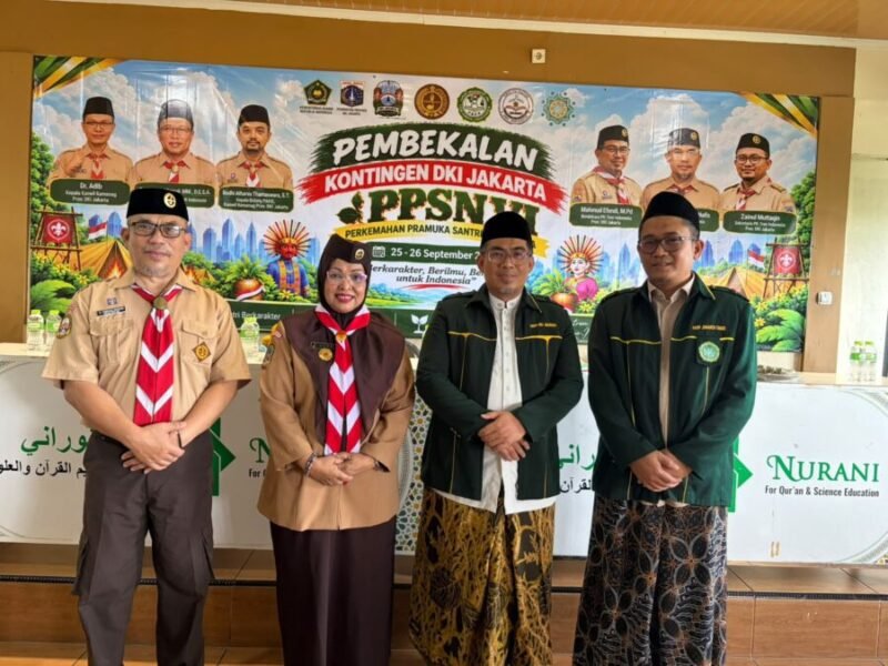 DUKUNGAN-Ki-ka: KH. TB. Masnun, Kak Reni Lizawati, M.Pd dari Kwarda, KH. Mahmud Efendi, MA, Bendahara dan H. Zaenul Muttaqin, SE, M.Pd, Sekretaris, memberikan dukungan acara. (Foto Ist).