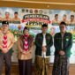 DUKUNGAN-Ki-ka: KH. TB. Masnun, Kak Reni Lizawati, M.Pd dari Kwarda, KH. Mahmud Efendi, MA, Bendahara dan H. Zaenul Muttaqin, SE, M.Pd, Sekretaris, memberikan dukungan acara. (Foto Ist).