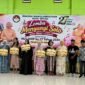 Para pemenang Lomba Menyanyi Solo Antar Dinas/Instansi Tingkat Kota Bekasi foto bersama Ketua DWP Kota Bekasi
