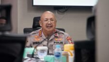 Komjen Pol. Prof. Dr. Cryshnanda Dwilaksana (Ketua Pusat Studi Ilmu Kepolisian).