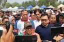 Cak Imin dan Wali Kota Bekasi meninjau langsung aktivitas Car Free Day, pasar rakyat, koperasi, dan UMKM di kawasan Vida Bekasi, Minggu (4/10/2026), disambut antusias warga dan awak media.