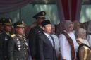 Suasana khidmat para tamu undangan, termasuk jajaran Pemerintah Provinsi Lampung dan unsur Forkopimda, saat mengikuti Upacara Peringatan HUT ke-81 TNI Tahun 2026 yang mengusung tema 