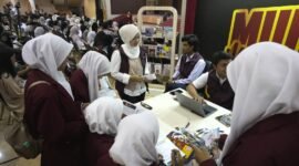 Peserta _The Future Fest_ 2026 mengunjungi both-both perguruan tinggi yang disediakan oleh LPDP