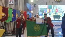 Foto tim mahasiswa PBA UMY yang membuat aplikasi Tarkeeb saat berhasil menjuarai KMI Expo XVII 2026 kategori Bisnis Digital