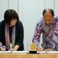 Penandatanganan MoA oleh Prof. Dr. Phil. Ridho Al-Hamdi, M.A. Dekan Fakultas Ilmu Sosial dan Politik (FISIPOL) selaku perwakilan UMY dan Chen, Jau-Rong dari MCUT.