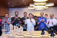 Achmad Dimyati Natakusumah bersama Kepala Dispora Banten Ahmad Syaukani dan jajaran pejabat terkait secara resmi membuka Turnamen Catur dalam rangka HUT ke-26 Provinsi Banten.