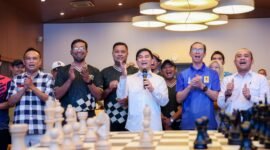 Achmad Dimyati Natakusumah bersama Kepala Dispora Banten Ahmad Syaukani dan jajaran pejabat terkait secara resmi membuka Turnamen Catur dalam rangka HUT ke-26 Provinsi Banten.