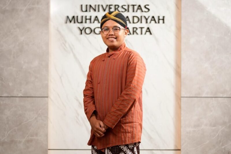 Foto mahasiswa HI UMY, Rahmat Naufal yang berhasil lolos dalam program AIYEP 2026