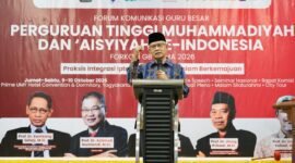 Foto Ketua Umum PP Muhammadiyah, Prof. Dr. Haedar Nashir, M.Si saat membuka acara FORKOM GB PTMA di UMY