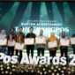 Andra Soni (tengah, memegang piagam dan piala) bersama para penerima penghargaan lainnya dalam Malam Anugerah Banten Achievement Tangerang Pos Award 2026.