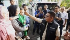 Gubernur Banten Andra Soni bersama Kapolda Banten Irjen Pol. Hendra Kurniawan dan jajaran terkait saat meninjau titik evakuasi di Mal Sosoro, Dermaga Eksekutif Pelabuhan Merak.   